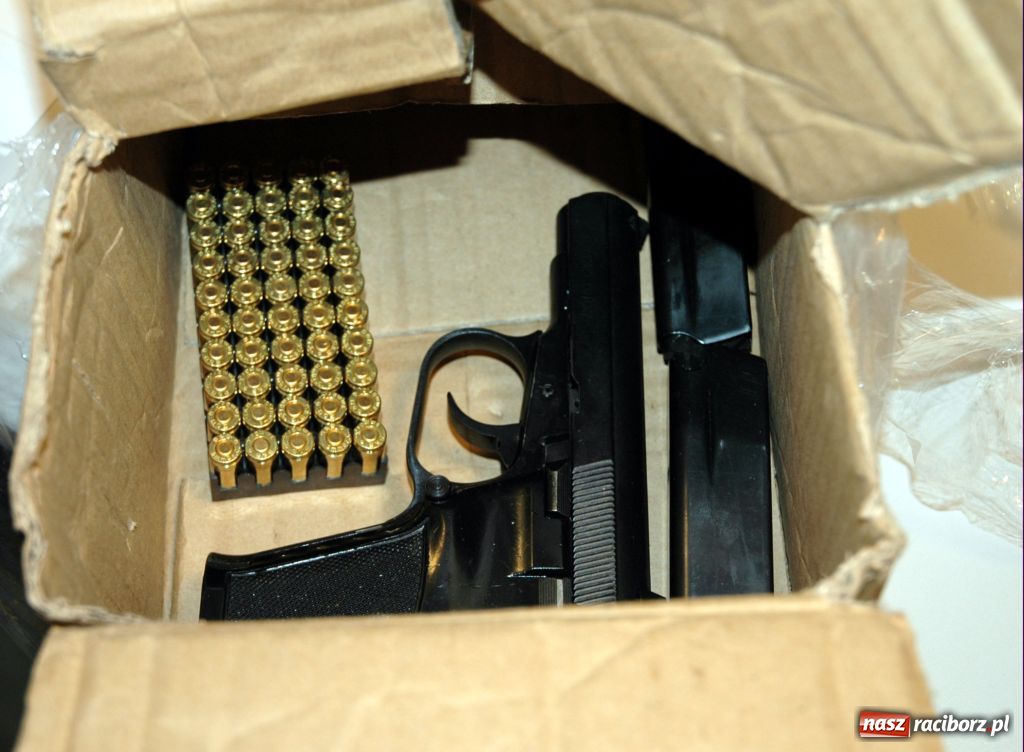 Zdjęcie w galerii na portalu naszraciborz.pl: 50-latek z Rybnickiego wyrabiał broń wiadomości z regionu