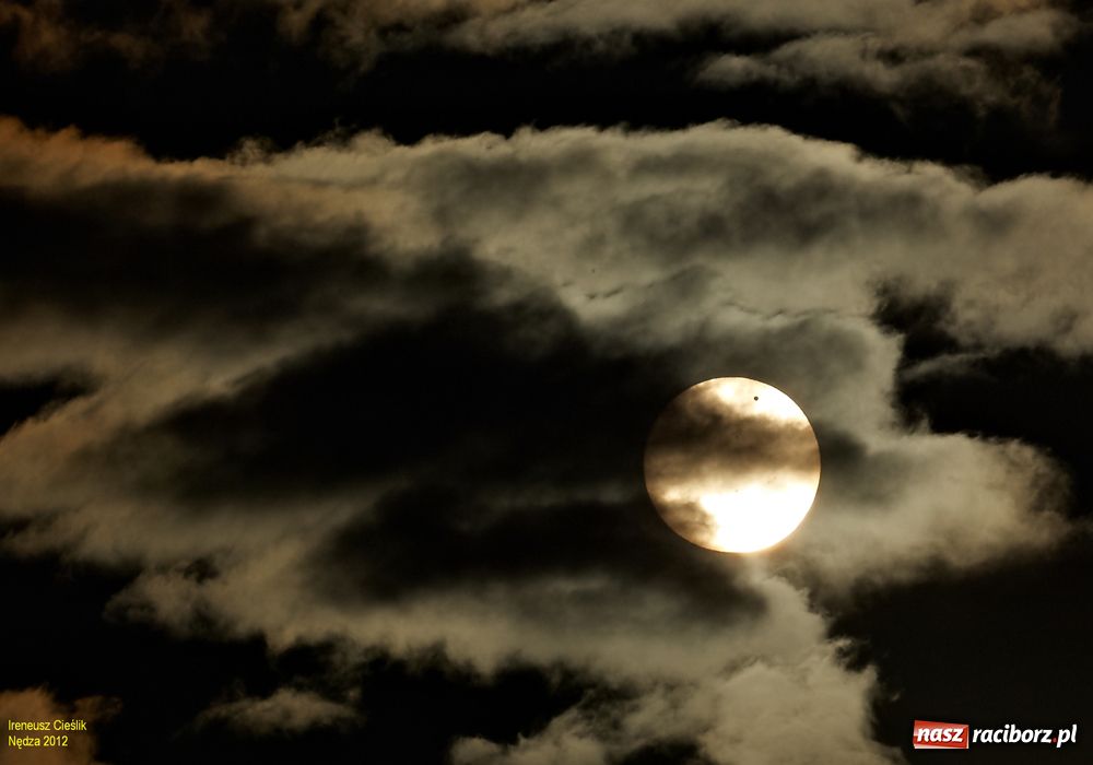 Zdjęcie w galerii na portalu naszraciborz.pl: Tranzyt Wenus widziany z Raciborza wiadomości z regionu