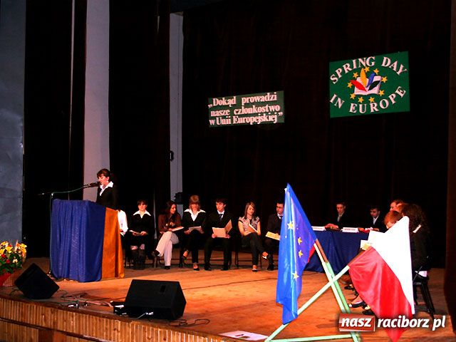 Zdjęcie w galerii na portalu naszraciborz.pl: Debata Oksfordzka w Kuźni wiadomości z regionu