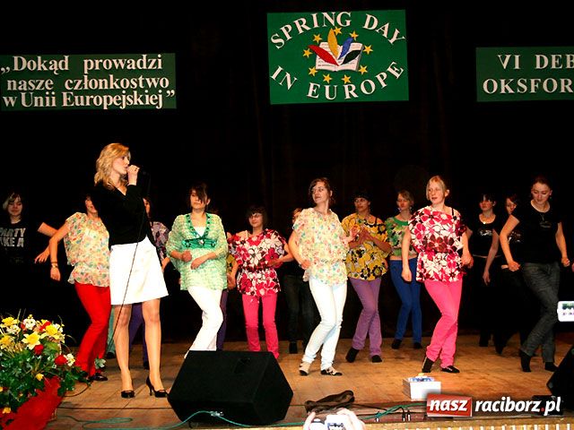 Zdjęcie w galerii na portalu naszraciborz.pl: Debata Oksfordzka w Kuźni wiadomości z regionu