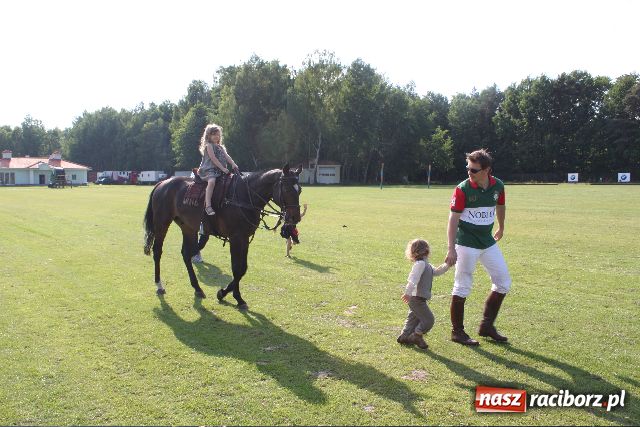 Zdjęcie w galerii na portalu naszraciborz.pl: Dania z Szonowic na cześć królowej wiadomości z regionu