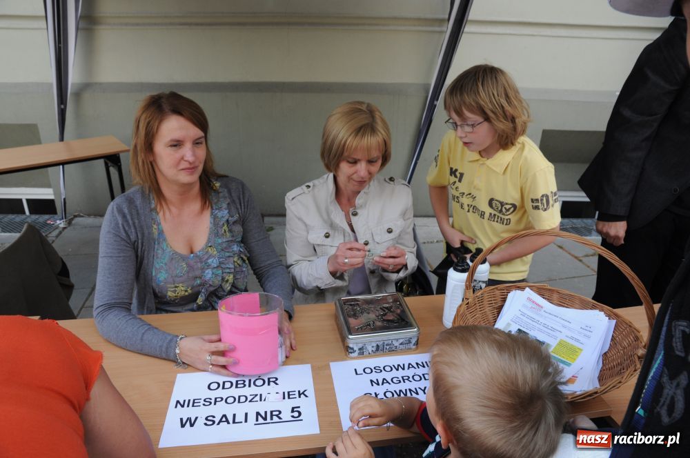 Zdjęcie w galerii na portalu naszraciborz.pl: Prezydent obiecał, rodzice przypomnieli wiadomości z regionu