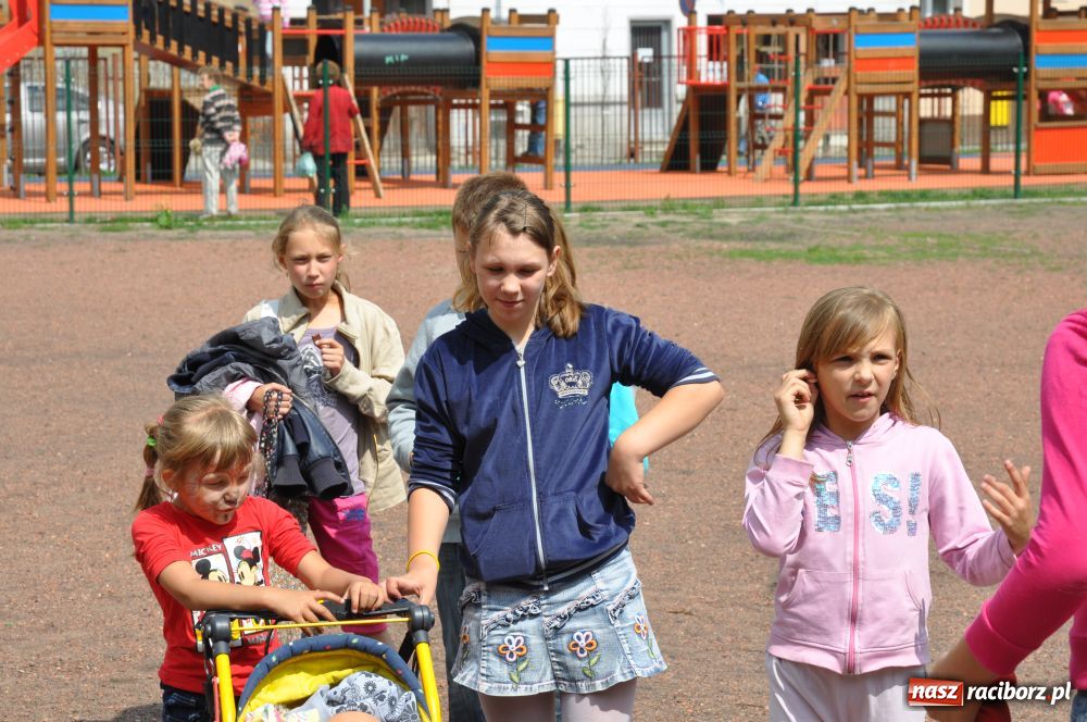 Zdjęcie w galerii na portalu naszraciborz.pl: Prezydent obiecał, rodzice przypomnieli wiadomości z regionu