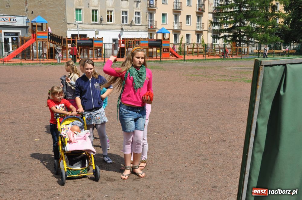 Zdjęcie w galerii na portalu naszraciborz.pl: Prezydent obiecał, rodzice przypomnieli wiadomości z regionu