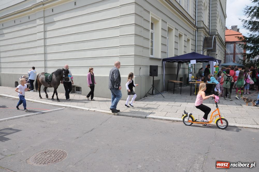 Zdjęcie w galerii na portalu naszraciborz.pl: Prezydent obiecał, rodzice przypomnieli wiadomości z regionu