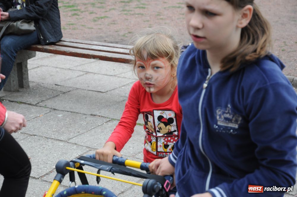 Zdjęcie w galerii na portalu naszraciborz.pl: Prezydent obiecał, rodzice przypomnieli wiadomości z regionu