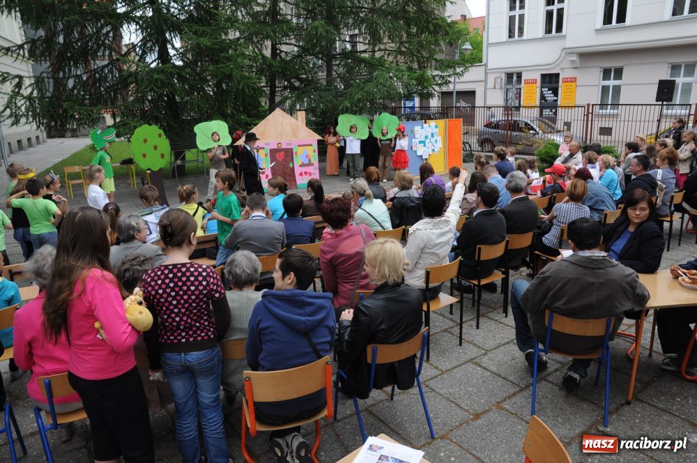 Zdjęcie w galerii na portalu naszraciborz.pl: Prezydent obiecał, rodzice przypomnieli wiadomości z regionu