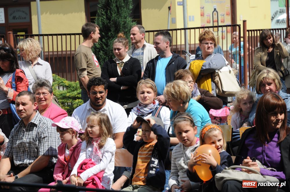Zdjęcie w galerii na portalu naszraciborz.pl: Prezydent obiecał, rodzice przypomnieli wiadomości z regionu
