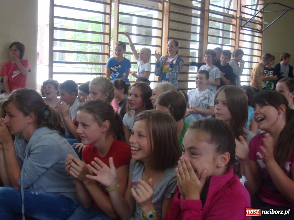 Zdjęcie w galerii na portalu naszraciborz.pl: Dzień Dziecka i Festiwal Nauki w SP 15 wiadomości z regionu