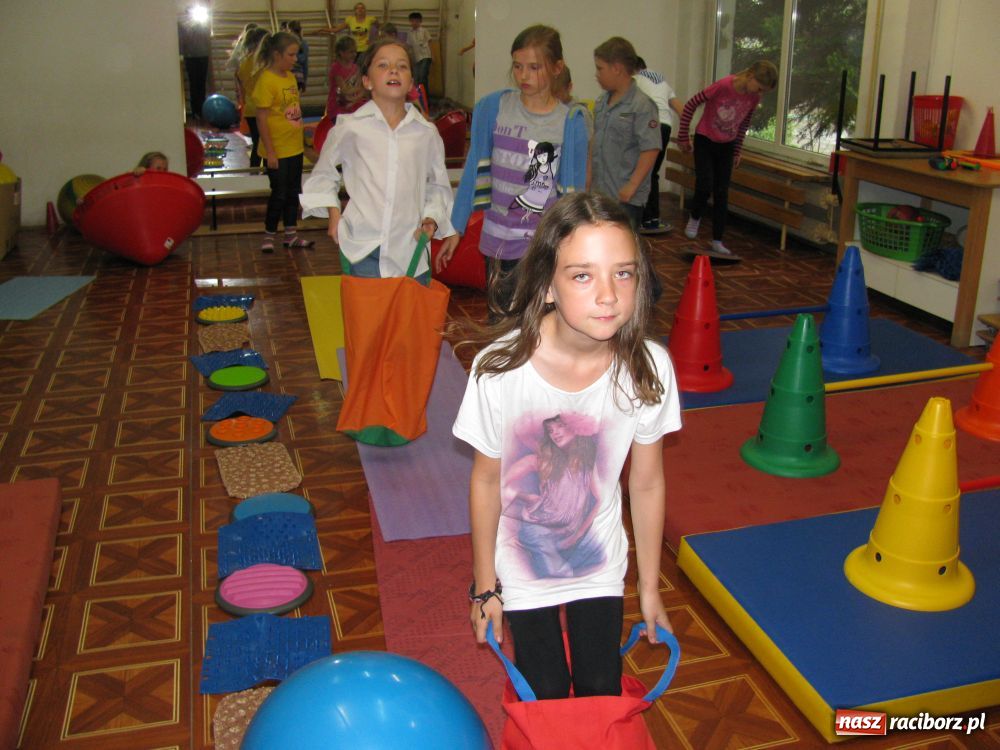 Zdjęcie w galerii na portalu naszraciborz.pl: Dzień Dziecka i Festiwal Nauki w SP 15 wiadomości z regionu