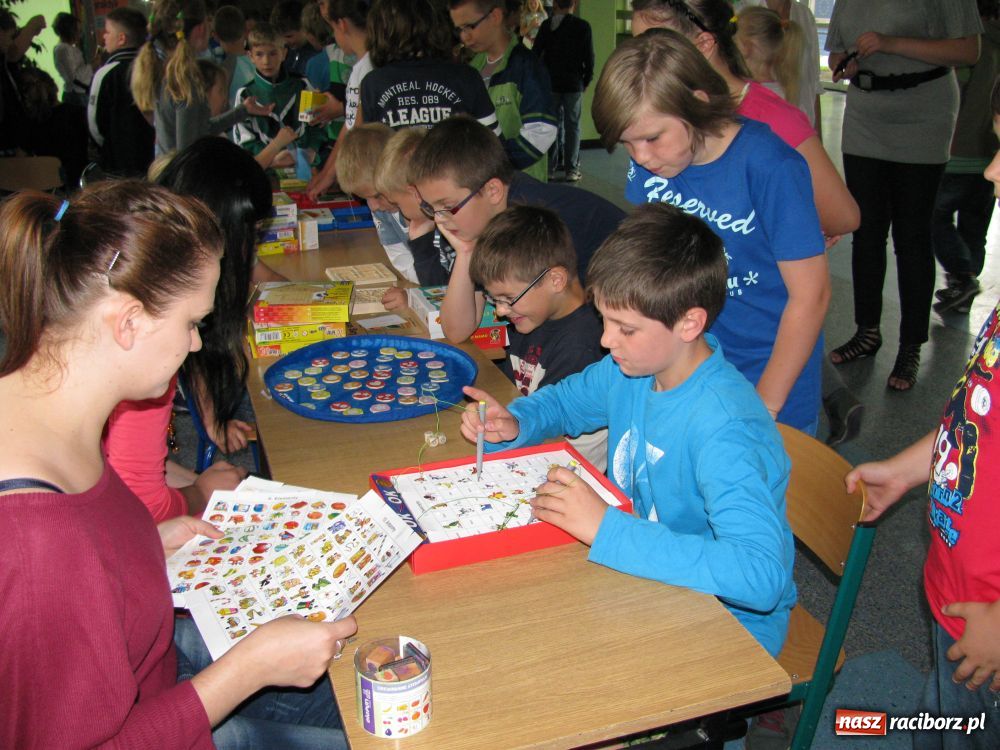 Zdjęcie w galerii na portalu naszraciborz.pl: Dzień Dziecka i Festiwal Nauki w SP 15 wiadomości z regionu