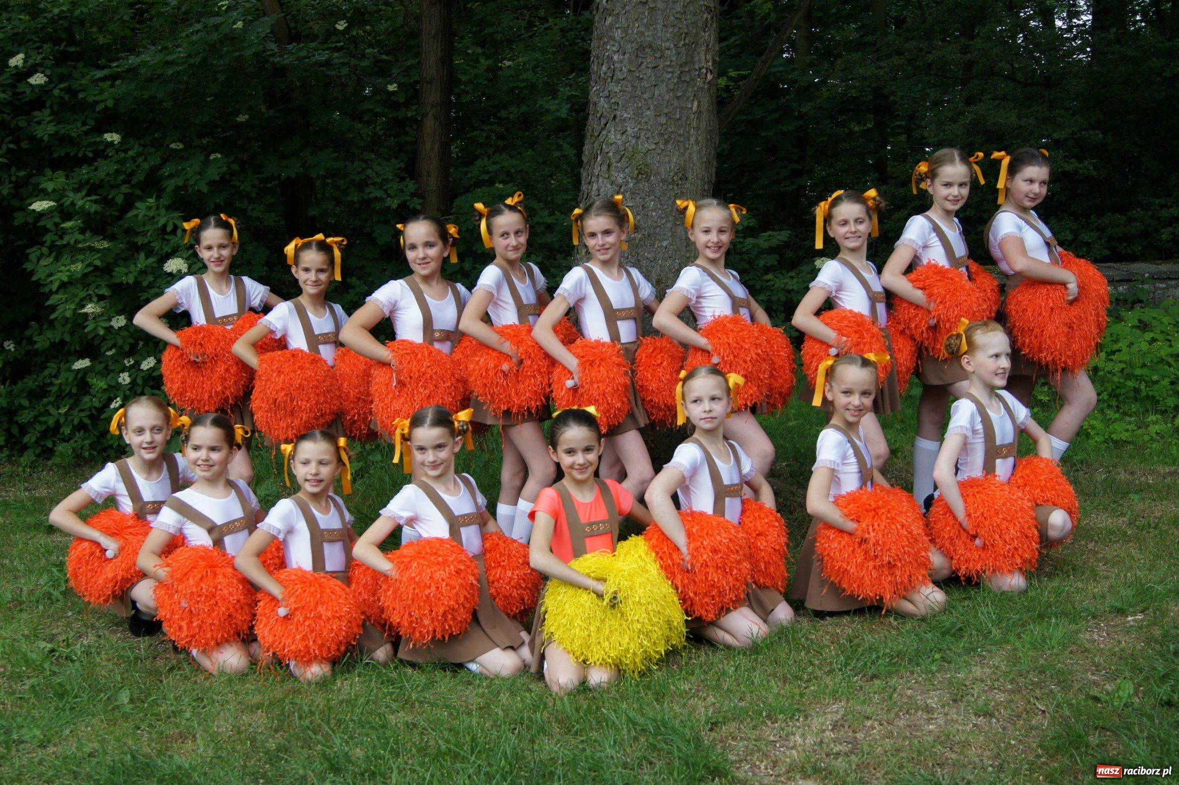 Zdjęcie w galerii na portalu naszraciborz.pl: Zespoły z Zawady najlepsze w tańcu wiadomości z regionu