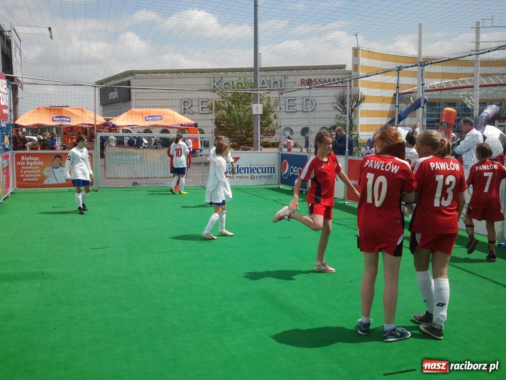 Zdjęcie w galerii na portalu naszraciborz.pl: Zdecydowała złota bramka wiadomości z regionu