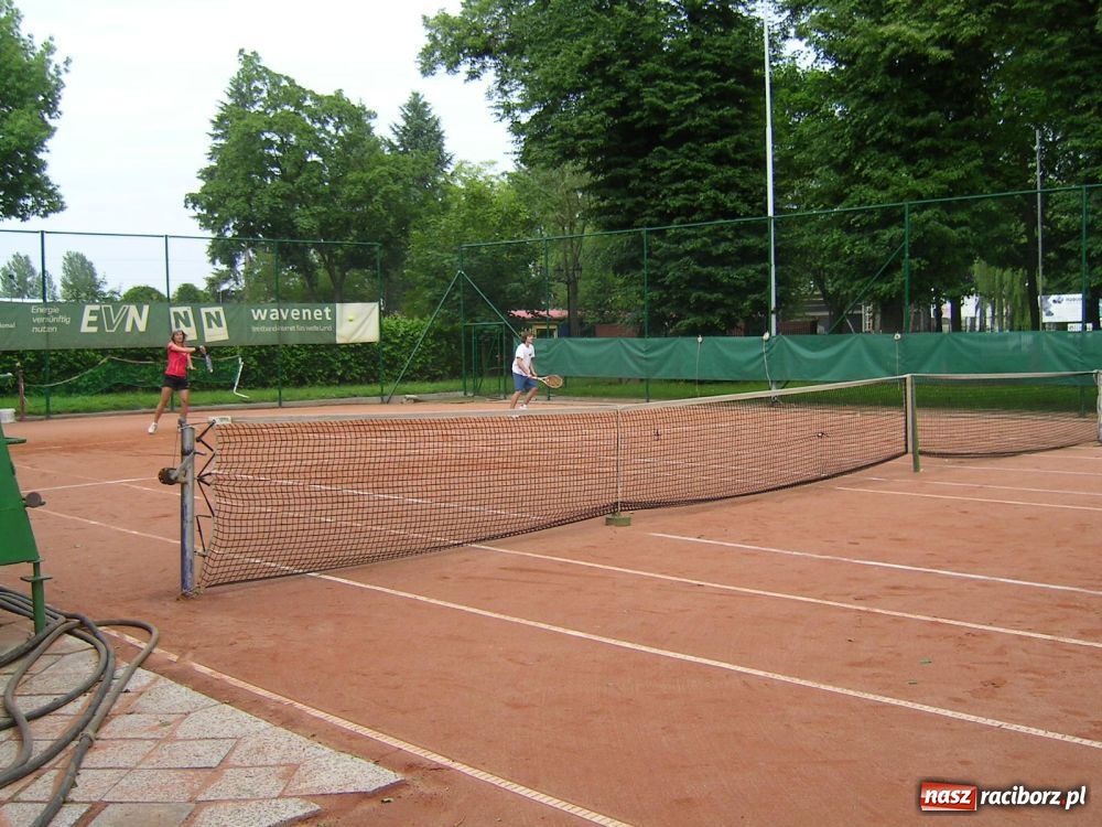 Zdjęcie w galerii na portalu naszraciborz.pl: Turniej tenisowy na kortach Rafako wiadomości z regionu