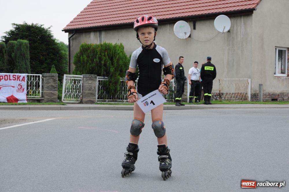 Zdjęcie w galerii na portalu naszraciborz.pl: W Modzurowie ścigali się na łyżworolkach wiadomości z regionu