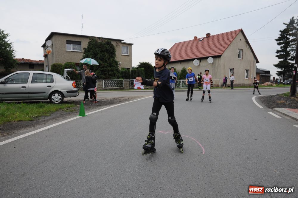 Zdjęcie w galerii na portalu naszraciborz.pl: W Modzurowie ścigali się na łyżworolkach wiadomości z regionu