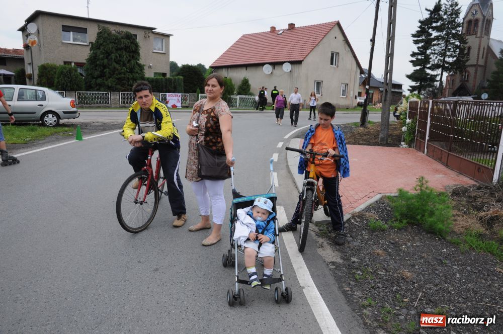 Zdjęcie w galerii na portalu naszraciborz.pl: W Modzurowie ścigali się na łyżworolkach wiadomości z regionu