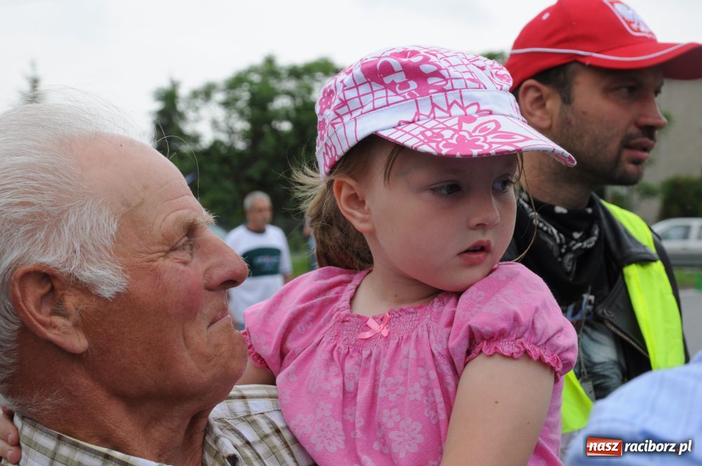 Zdjęcie w galerii na portalu naszraciborz.pl: W Modzurowie ścigali się na łyżworolkach wiadomości z regionu