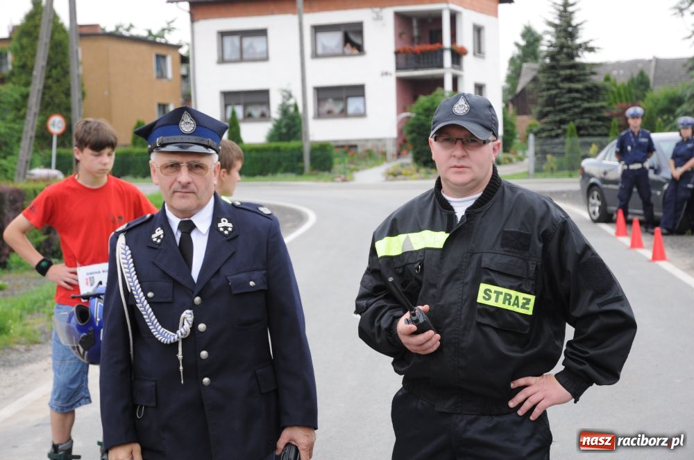Zdjęcie w galerii na portalu naszraciborz.pl: W Modzurowie ścigali się na łyżworolkach wiadomości z regionu