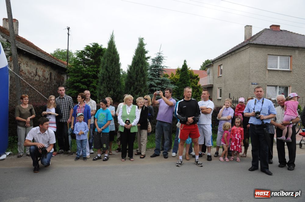 Zdjęcie w galerii na portalu naszraciborz.pl: W Modzurowie ścigali się na łyżworolkach wiadomości z regionu