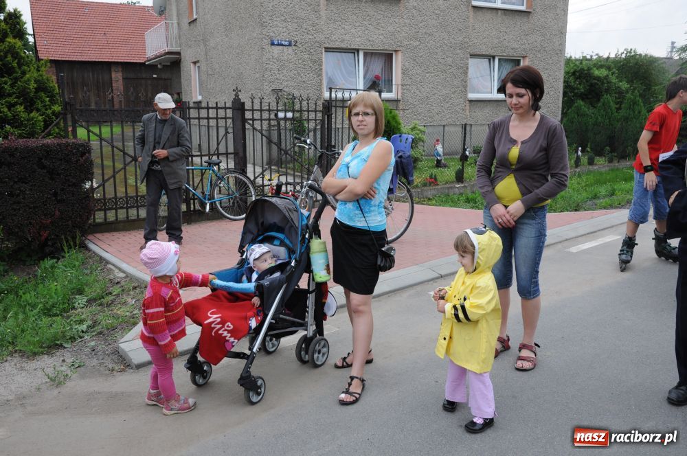 Zdjęcie w galerii na portalu naszraciborz.pl: W Modzurowie ścigali się na łyżworolkach wiadomości z regionu
