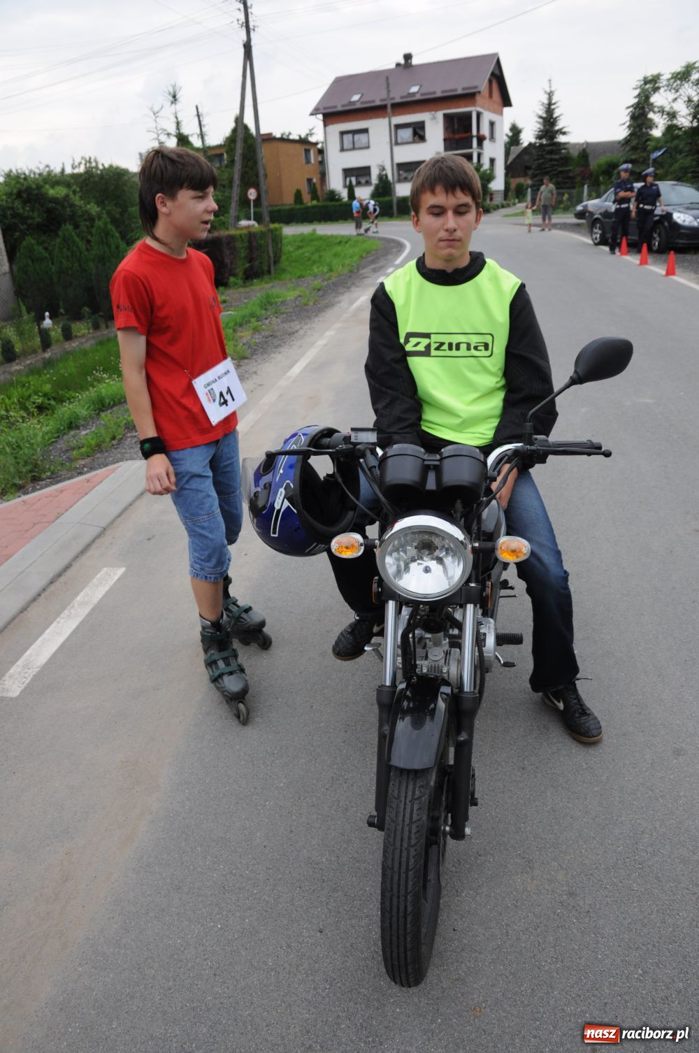 Zdjęcie w galerii na portalu naszraciborz.pl: W Modzurowie ścigali się na łyżworolkach wiadomości z regionu