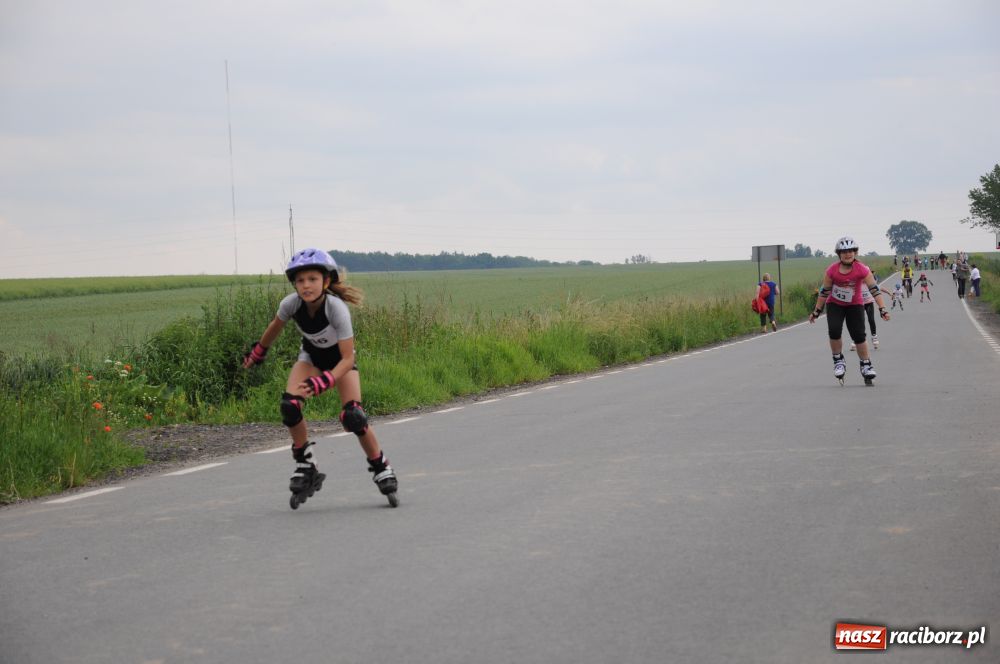 Zdjęcie w galerii na portalu naszraciborz.pl: W Modzurowie ścigali się na łyżworolkach wiadomości z regionu