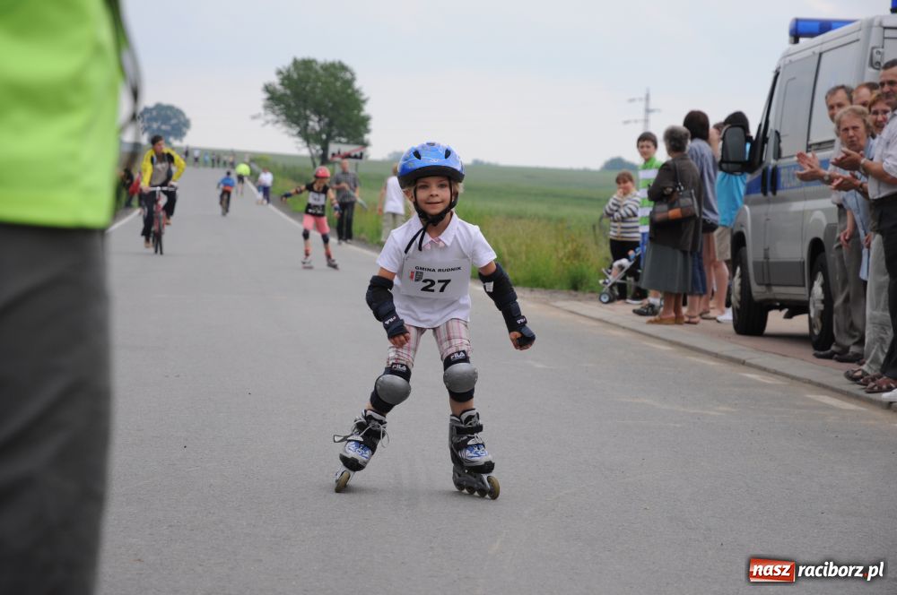 Zdjęcie w galerii na portalu naszraciborz.pl: W Modzurowie ścigali się na łyżworolkach wiadomości z regionu