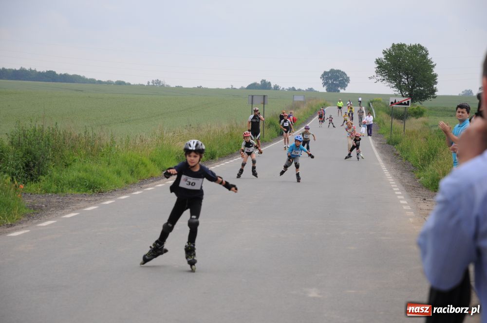 Zdjęcie w galerii na portalu naszraciborz.pl: W Modzurowie ścigali się na łyżworolkach wiadomości z regionu