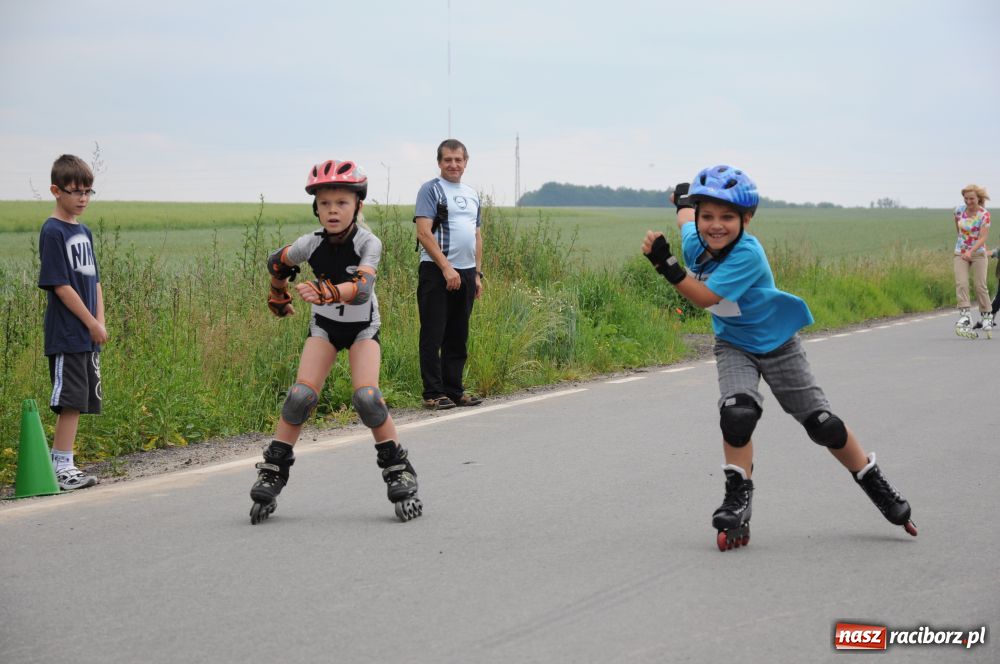 Zdjęcie w galerii na portalu naszraciborz.pl: W Modzurowie ścigali się na łyżworolkach wiadomości z regionu