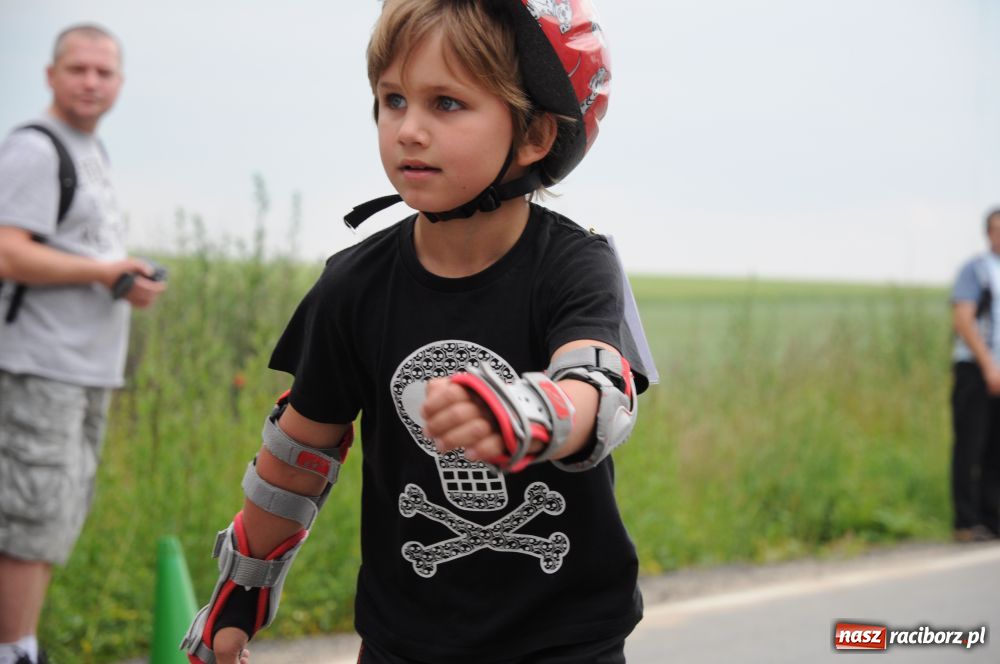 Zdjęcie w galerii na portalu naszraciborz.pl: W Modzurowie ścigali się na łyżworolkach wiadomości z regionu