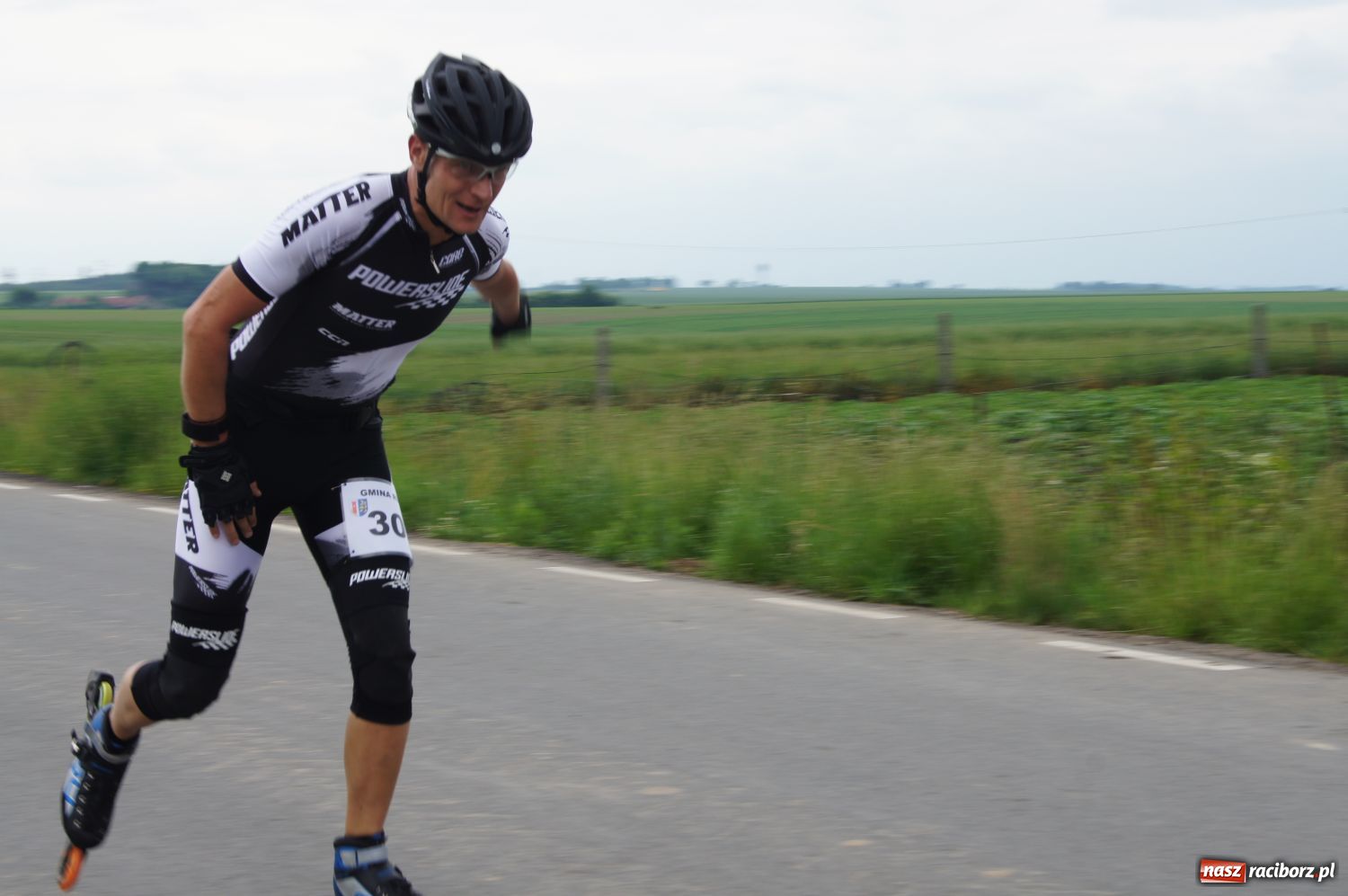 Zdjęcie w galerii na portalu naszraciborz.pl: W Modzurowie ścigali się na łyżworolkach wiadomości z regionu