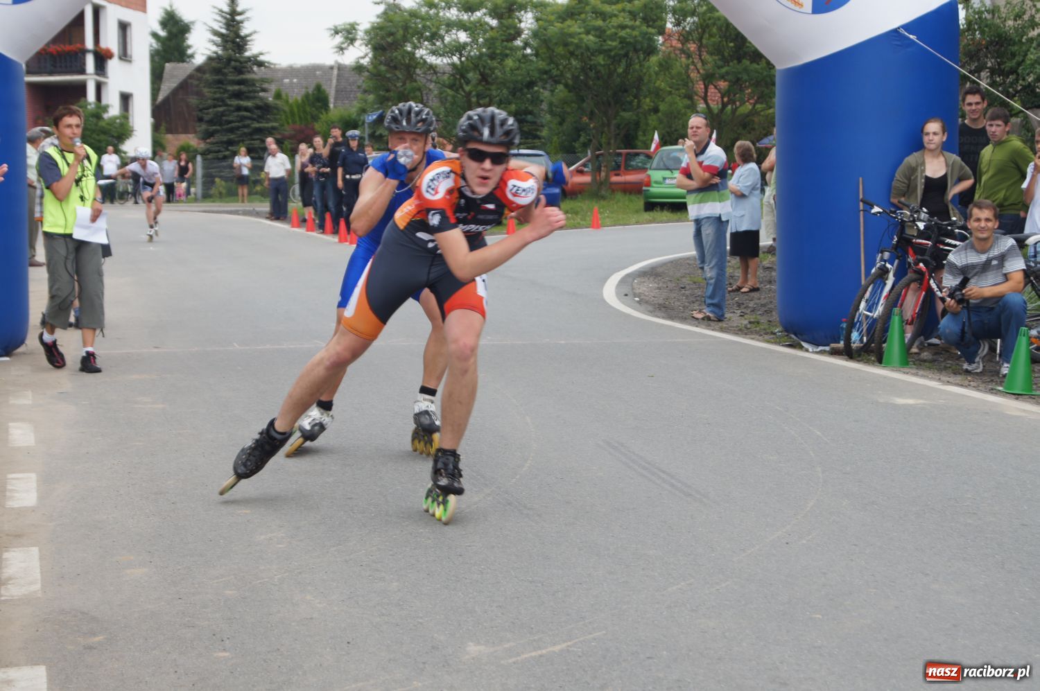 Zdjęcie w galerii na portalu naszraciborz.pl: W Modzurowie ścigali się na łyżworolkach wiadomości z regionu