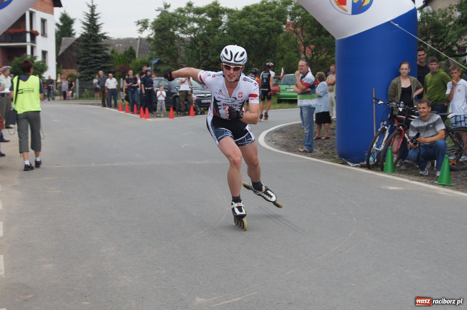 Zdjęcie w galerii na portalu naszraciborz.pl: W Modzurowie ścigali się na łyżworolkach wiadomości z regionu