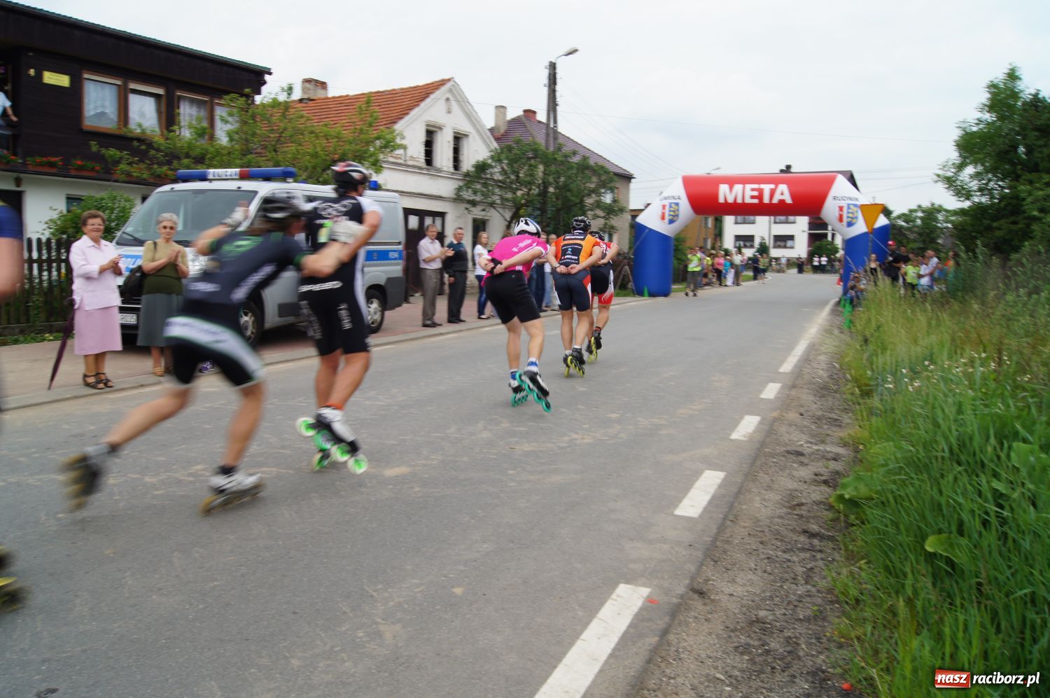 Zdjęcie w galerii na portalu naszraciborz.pl: W Modzurowie ścigali się na łyżworolkach wiadomości z regionu