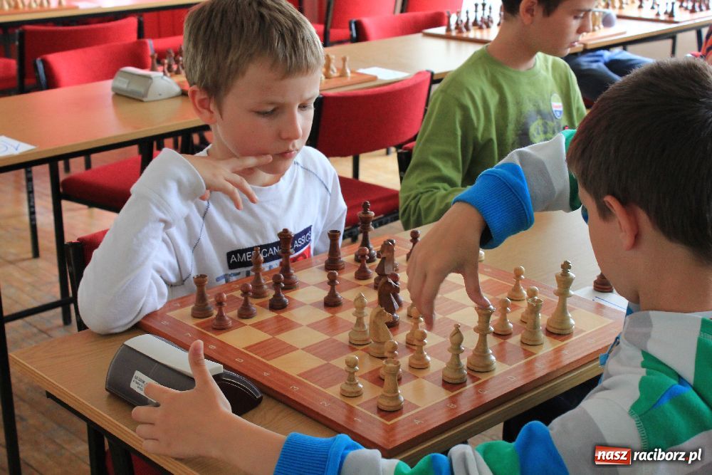 Zdjęcie w galerii na portalu naszraciborz.pl: Szachiści rywalizowali w MOS-ie wiadomości z regionu