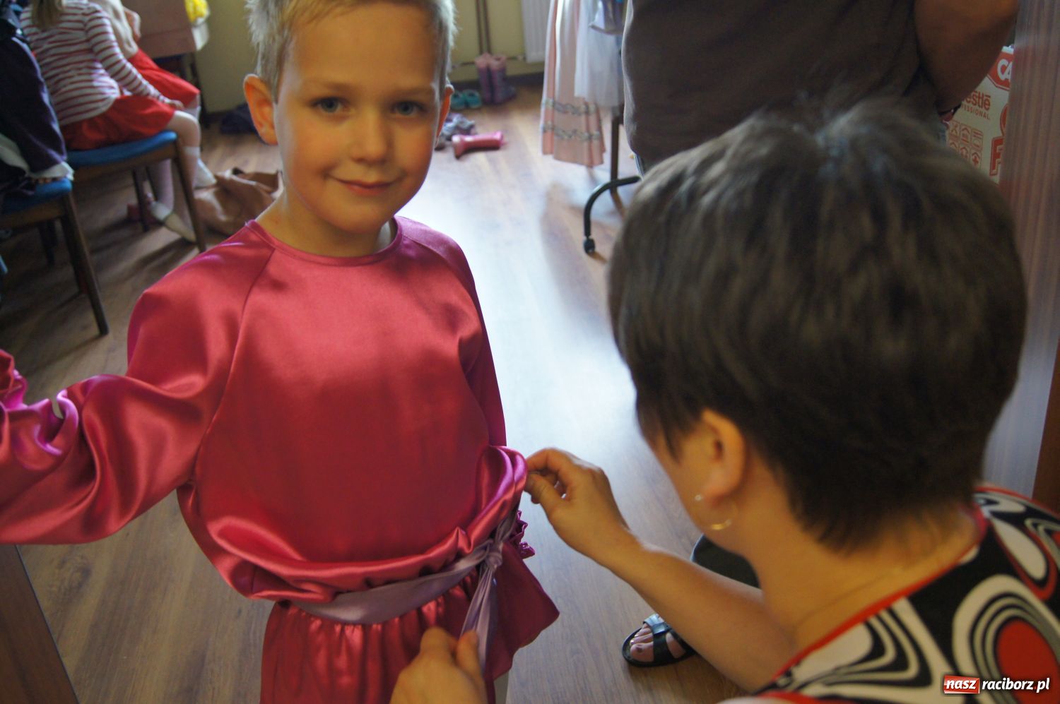 Zdjęcie w galerii na portalu naszraciborz.pl: Mali kibice wystąpili w RCK-u wiadomości z regionu