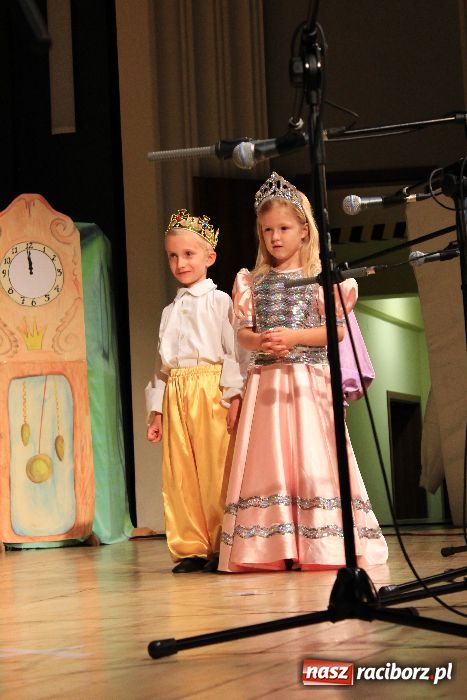 Zdjęcie w galerii na portalu naszraciborz.pl: Mali kibice wystąpili w RCK-u wiadomości z regionu