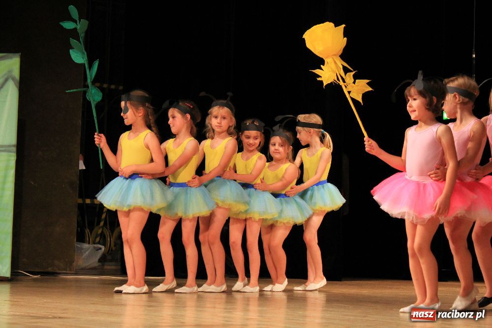 Zdjęcie w galerii na portalu naszraciborz.pl: Mali kibice wystąpili w RCK-u wiadomości z regionu