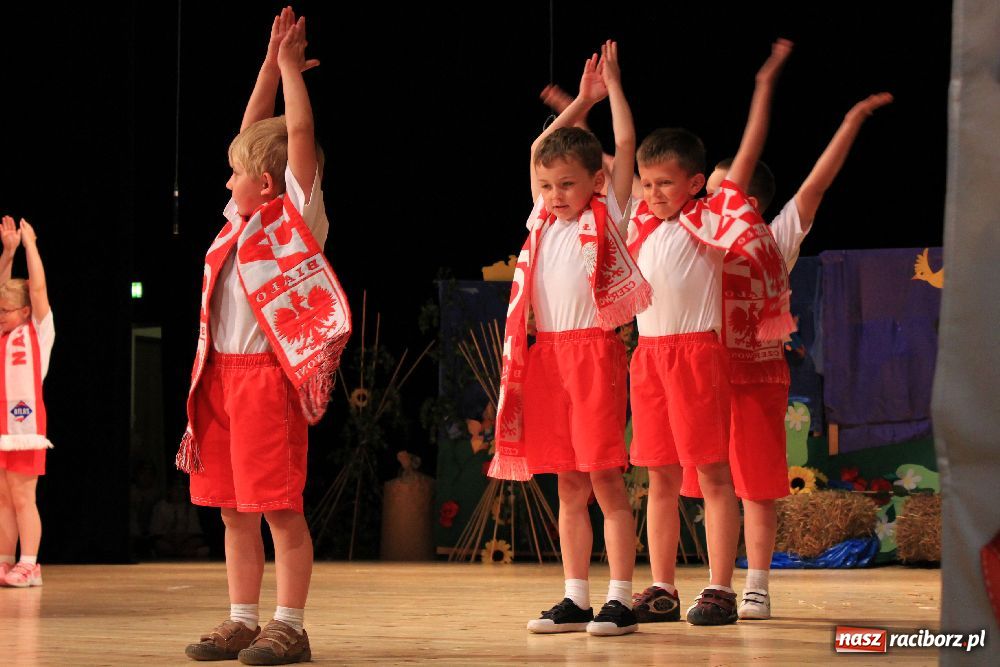 Zdjęcie w galerii na portalu naszraciborz.pl: Mali kibice wystąpili w RCK-u wiadomości z regionu