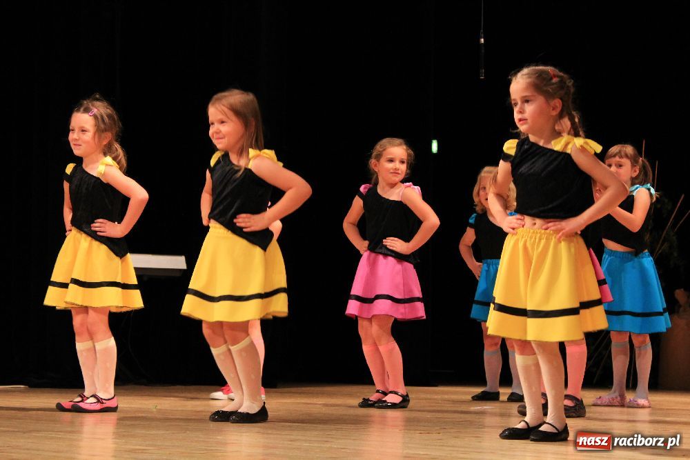 Zdjęcie w galerii na portalu naszraciborz.pl: Mali kibice wystąpili w RCK-u wiadomości z regionu