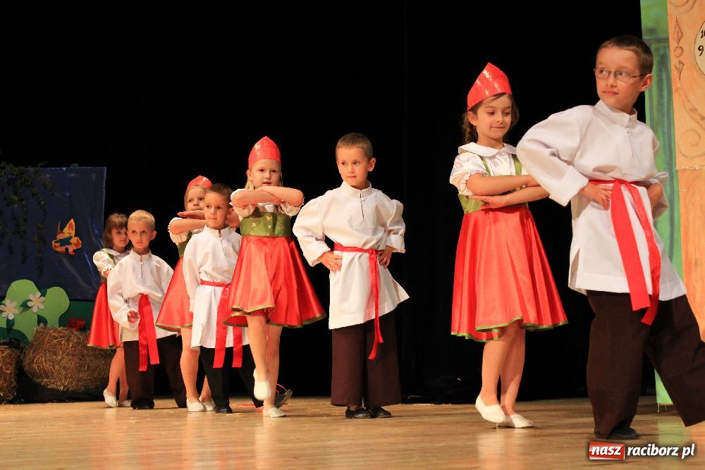 Zdjęcie w galerii na portalu naszraciborz.pl: Mali kibice wystąpili w RCK-u wiadomości z regionu