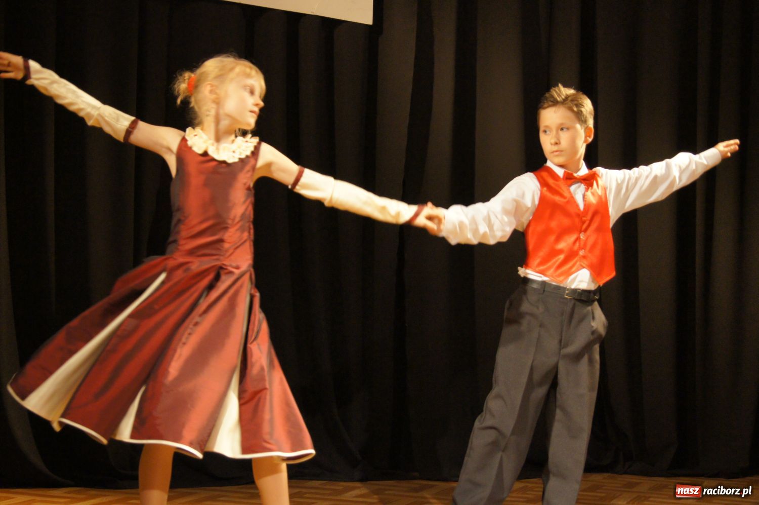 Zdjęcie w galerii na portalu naszraciborz.pl: W MDK-u podsumowują rok szkolny wiadomości z regionu