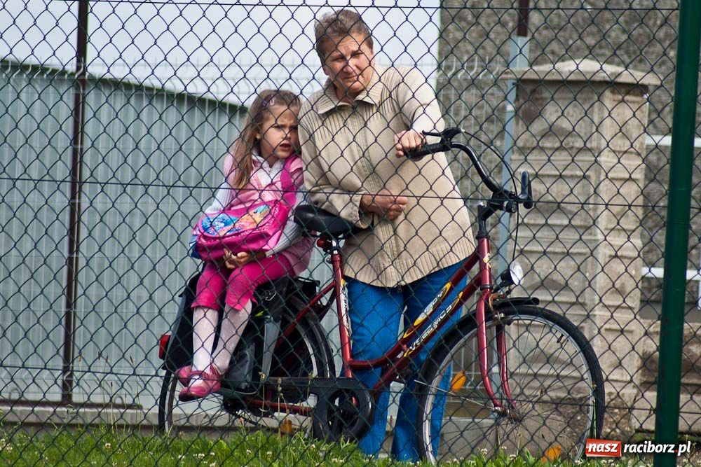 Zdjęcie w galerii na portalu naszraciborz.pl: Remis w meczu na szczycie wiadomości z regionu