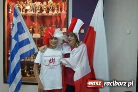 Zdjęcie w galerii na portalu naszraciborz.pl: SP 1 - kibicuje wiadomości z regionu