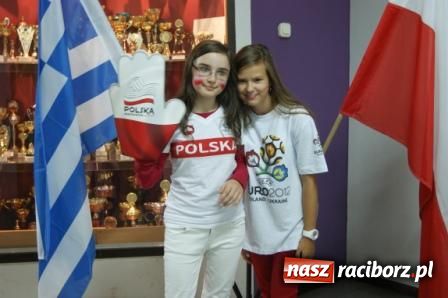 Zdjęcie w galerii na portalu naszraciborz.pl: SP 1 - kibicuje wiadomości z regionu