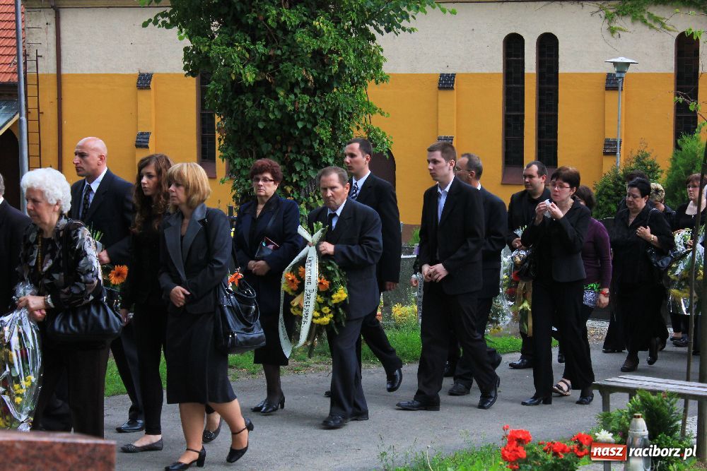 Zdjęcie w galerii na portalu naszraciborz.pl: Pożegnano śp. Lecha Staszewskiego wiadomości z regionu