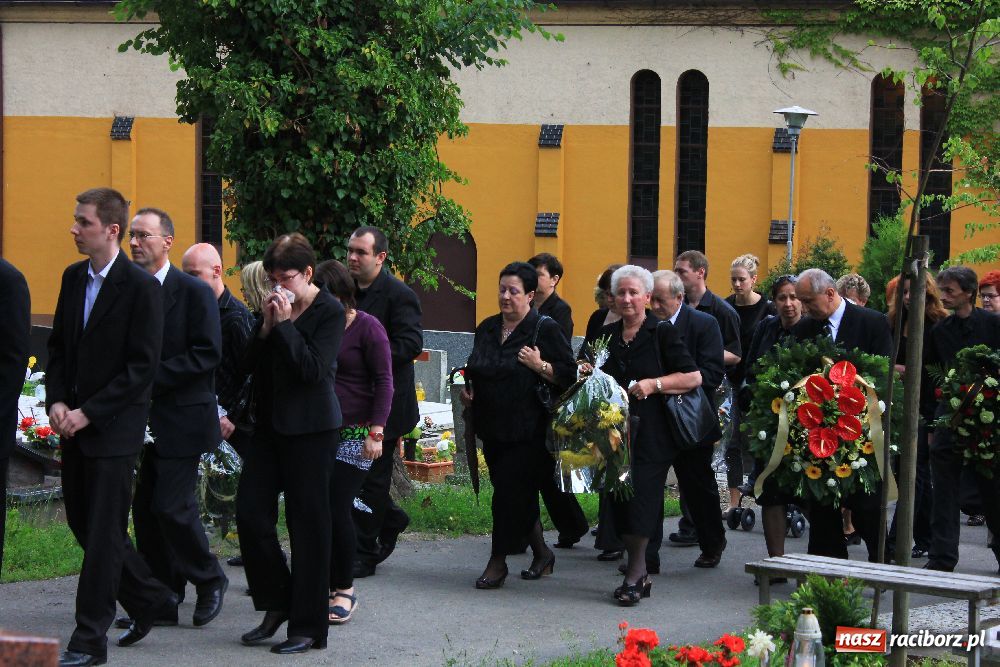 Zdjęcie w galerii na portalu naszraciborz.pl: Pożegnano śp. Lecha Staszewskiego wiadomości z regionu