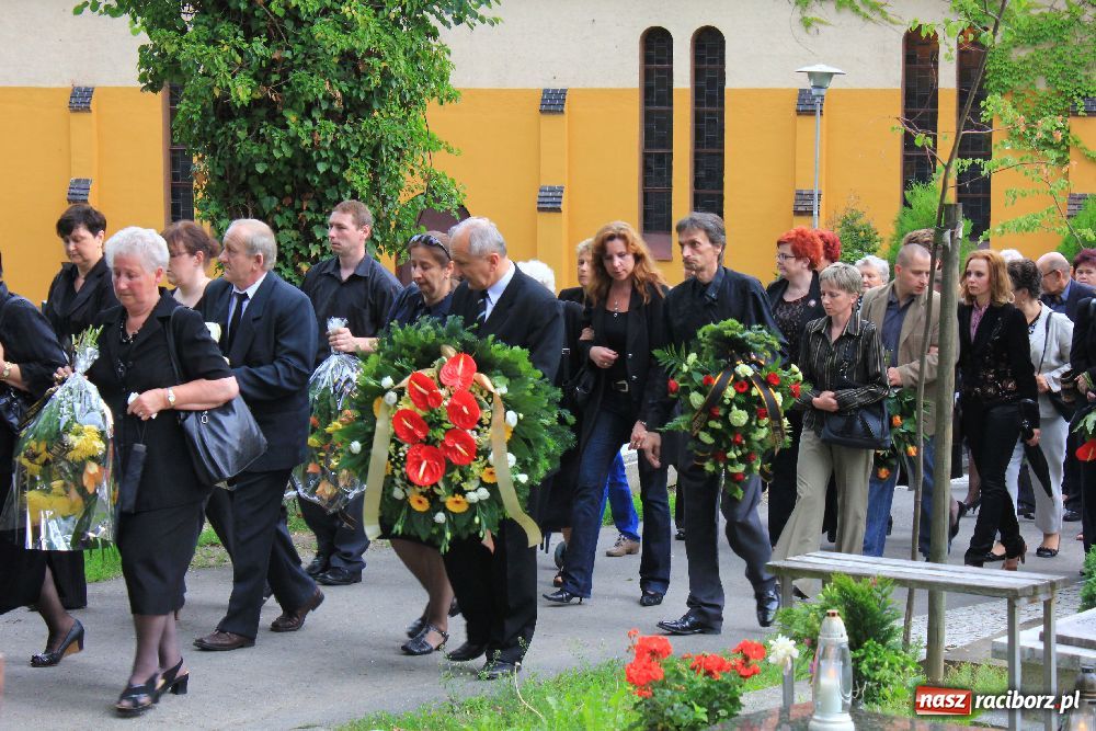 Zdjęcie w galerii na portalu naszraciborz.pl: Pożegnano śp. Lecha Staszewskiego wiadomości z regionu