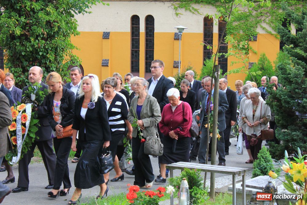 Zdjęcie w galerii na portalu naszraciborz.pl: Pożegnano śp. Lecha Staszewskiego wiadomości z regionu